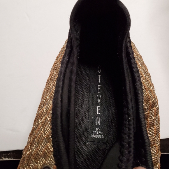 Steven by Steve Madden gold woven wedge sneaker - Picture 4 of 6